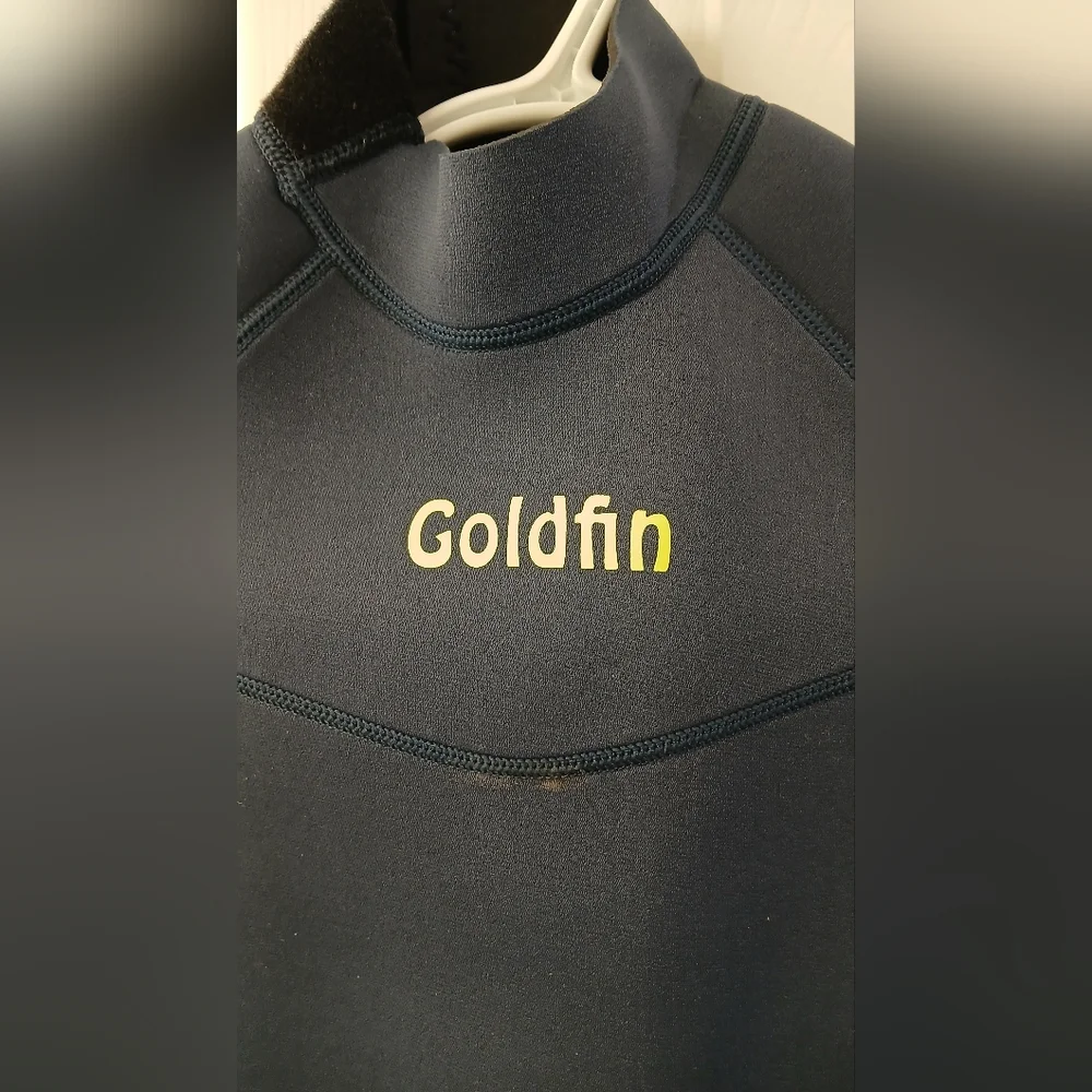 GoldFin Kids Long Sleeve Full Body Wetsuit Size 8